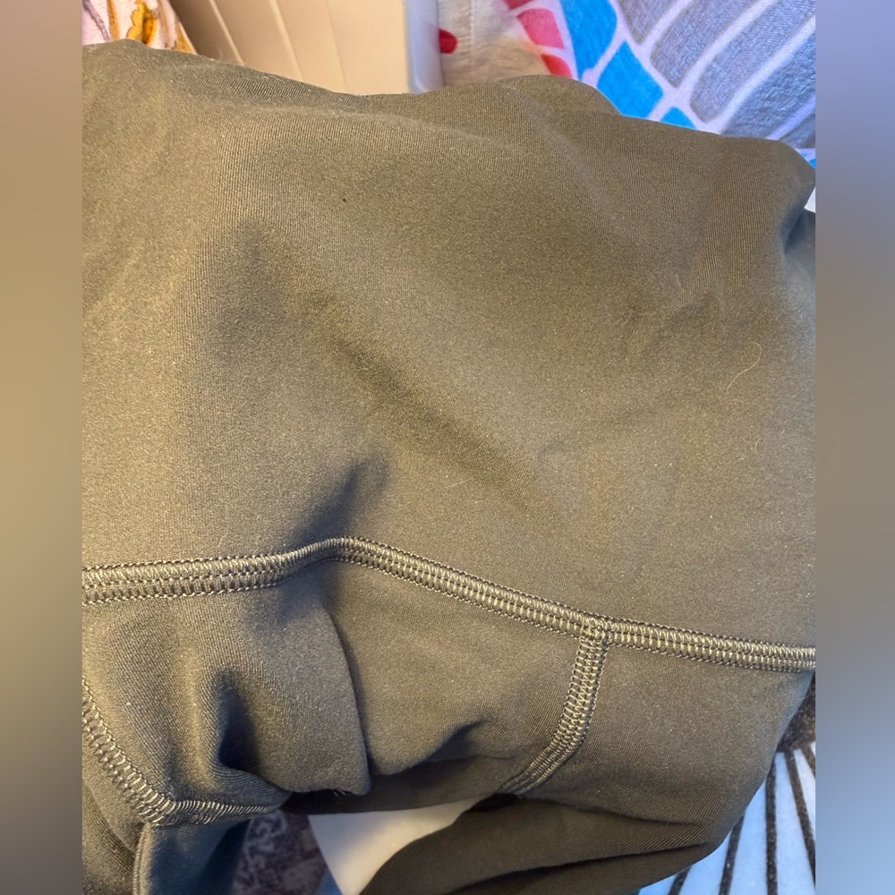 Lululemon Align with pockets size 6, dark green. - Picture 7 of 8